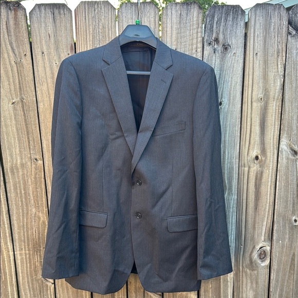 Jones New York dark gray pinstripe suit size 44R